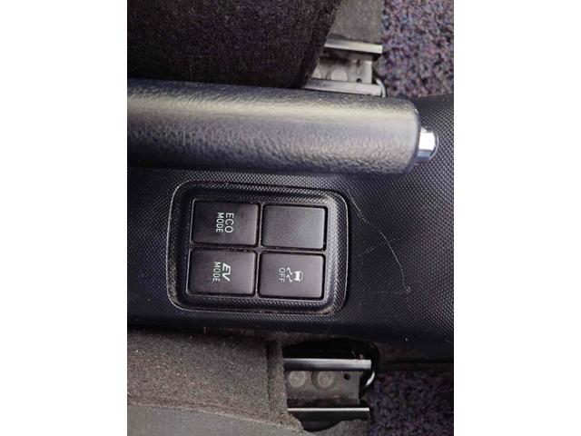 アクア Ｓ　ＥＴＣ　バックカメラ　ナビ　ＴＶ　スマートキー　アイドリングストップ　電動格納ミラー　ＣＶＴ　衝突安全ボディ　記録簿　ＡＢＳ　ＥＳＣ　ＣＤ　ＤＶＤ再生　ＵＳＢ　Ｂｌｕｅｔｏｏｔｈ　エアコン（27枚目）