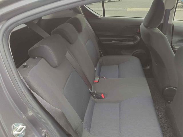 アクア Ｓ　ＥＴＣ　バックカメラ　ナビ　ＴＶ　スマートキー　アイドリングストップ　電動格納ミラー　ＣＶＴ　衝突安全ボディ　記録簿　ＡＢＳ　ＥＳＣ　ＣＤ　ＤＶＤ再生　ＵＳＢ　Ｂｌｕｅｔｏｏｔｈ　エアコン（33枚目）