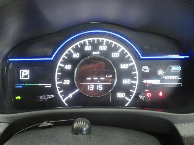 ノート １．２　ｅ－ＰＯＷＥＲ　Ｘ　ナビ／ドラレコ／衝突軽減ブレーキ　３６０°カメラ　Ｒカメラ　運転席助手席エアバック　レーンキープ　ＡＵＴＯエアコン　盗難防止システム　ナビＴＶ　ＡＷ　サイドカメラ　運転席エアバッグ　キーレスエントリー　ＬＥＤヘッド　ドラレコ　パワステ（4枚目）