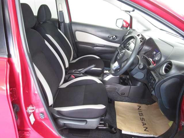 ノート １．２　ｅ－ＰＯＷＥＲ　Ｘ　ナビ／ドラレコ／衝突軽減ブレーキ　３６０°カメラ　Ｒカメラ　運転席助手席エアバック　レーンキープ　ＡＵＴＯエアコン　盗難防止システム　ナビＴＶ　ＡＷ　サイドカメラ　運転席エアバッグ　キーレスエントリー　ＬＥＤヘッド　ドラレコ　パワステ（12枚目）