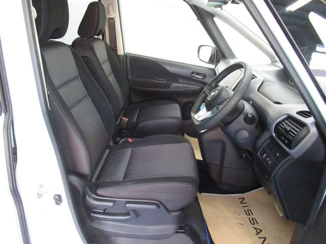 セレナ 1.2 e-POWER ハイウェイスター V ナビ/後席M/プロパ/衝突軽減ブレーキ 360°カメラ エマジェンシーブレーキ スマキー バックカメラ LED レーンアシスト ETC ドラレコ Aストップ イモビ フルオートエアコン アルミホイール エアバック メモリーナビ キーフリー(10枚目)