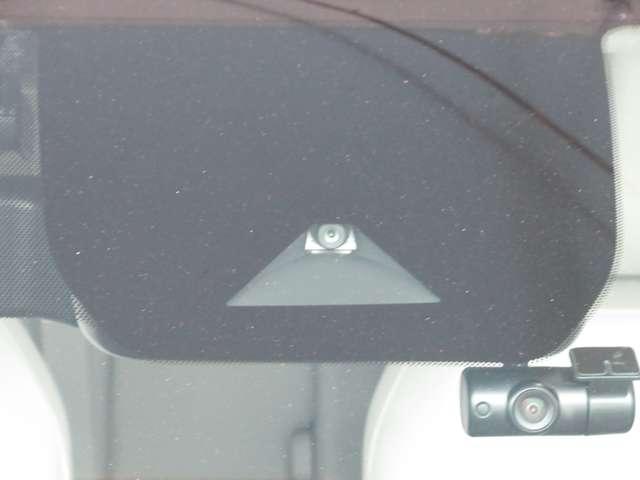 �O���̎ԗ������m�B�@�G�}�[�W�F���V�[�i�Փˌy���j�u���[�L����