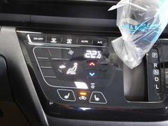 オートエアコンで車内はいつも快適　設定温度で風向きや風量を調節してくれます 5