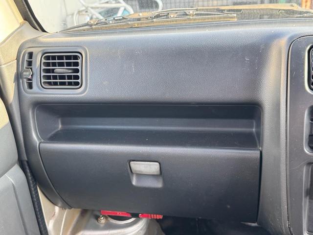 キャリイトラック ＫＣエアコン・パワステ　４ＷＤ　５速マニュアル車（26枚目）