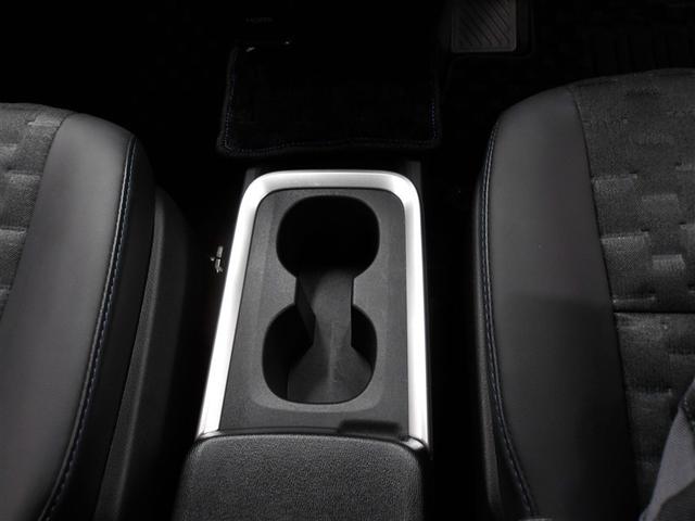 インパネにドリンクホルダーを配置☆飲みたい時にパッと取れる最適な場所に配置♪
