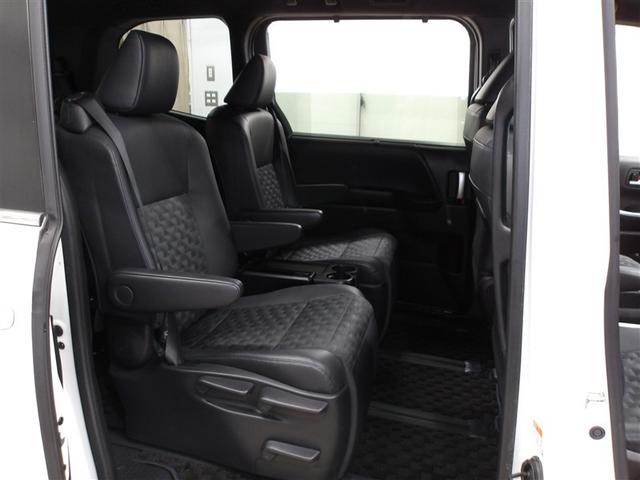 広い室内空間が魅力的☆家族での利用にも、お仕事や趣味の車としてもご利用頂けます♪