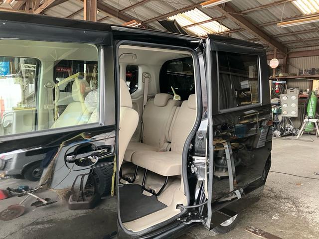 Ｎ－ＢＯＸ Ｇ・Ｌパッケージ　左側電動スライドドア　ナビ　ワンセグＴＶ　ＥＴＣ　スマートキー　プッシュスタート　バックカメラ　バイザー　プライバシーガラス（6枚目）