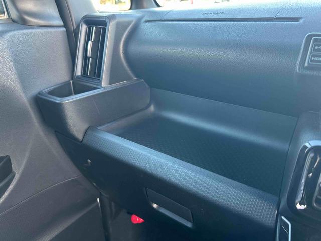 タント カスタムＸ　インパネシフト　プッシュスタートスイッチ　電子カードキー　電動パーキングブレーキ　両側パワースライドドア　車線逸脱防止　アルミホイール　ＡＢＳ　ディスプレイオーディオ　シートヒーター（30枚目）