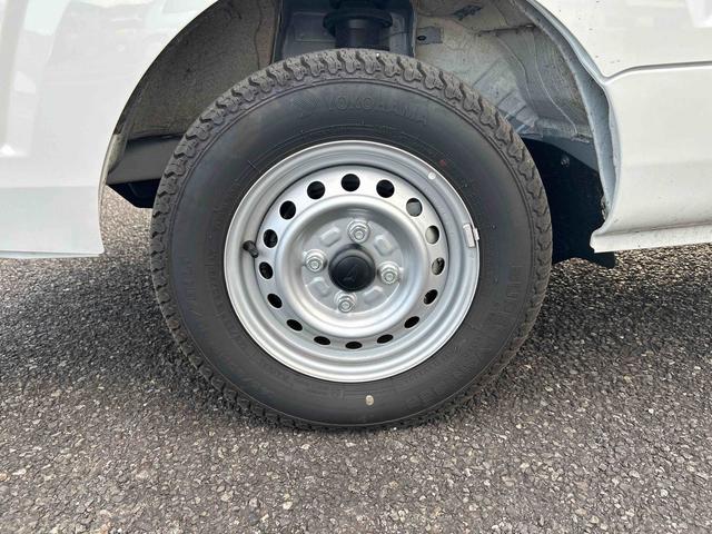 左フロントタイヤの写真です♪