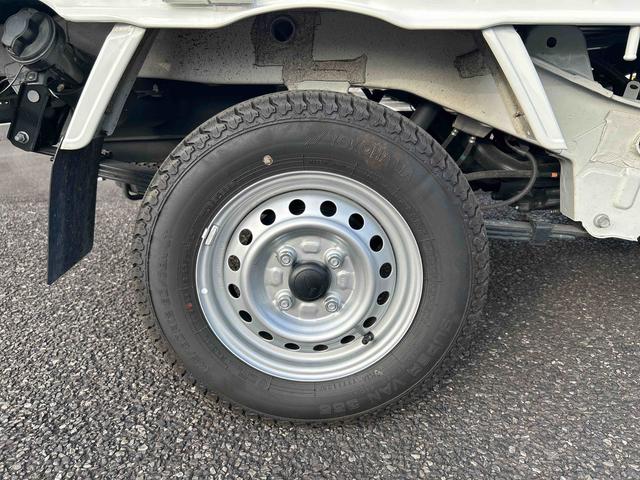 右リアタイヤの写真です♪