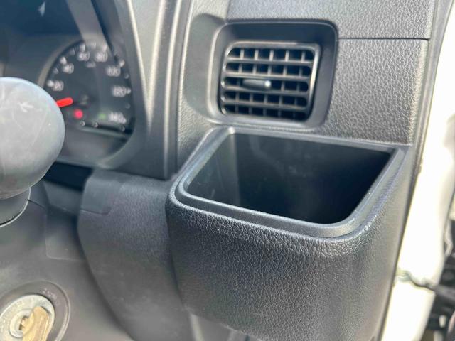 運転席ドリンクホルダーの写真です