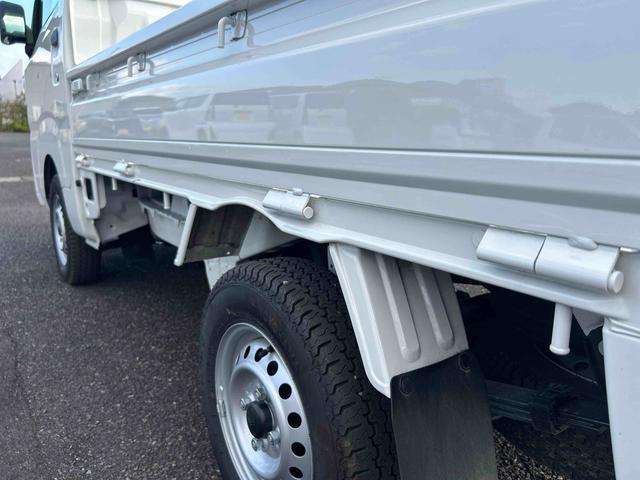 荷台下部にはロープが掛けられる様にフックが付いています♪