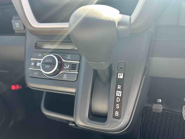 ムーヴ Ｘ　インパネシフト　プッシュスタートスイッチ　電子カードキー　衝突被害軽減システム　左側電動スライドドア　オートエアコン（11枚目）