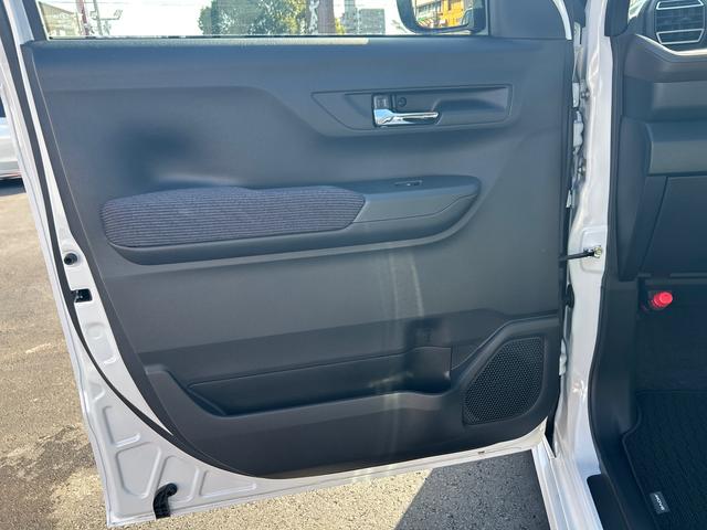 ムーヴ Ｇ　インパネシフト　プッシュスタートスイッチ　電子カードキー　電動パーキングブレーキ　助手席側電動スライドドア　衝突被害軽減ブレーキ（28枚目）