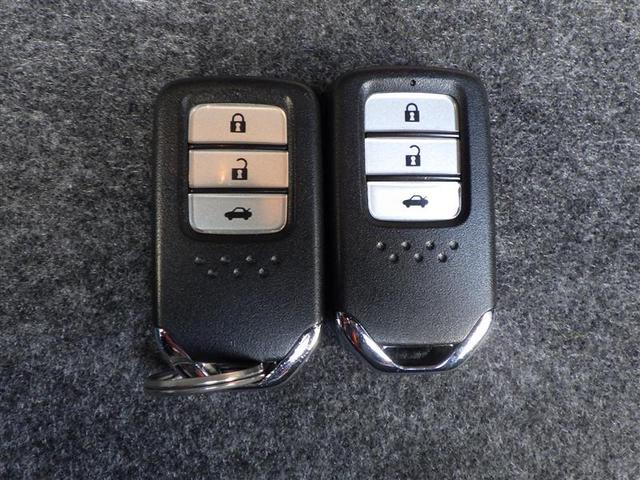 １１月♪秋のカローラフェア開催中です♪♪登録済み車両から軽、ミニバンやＳＵＶ、コンパクトカーまで幅広いラインナップでお客様のご来店お待ちしています。お探しの『１台』がきっと見つかる・・かも