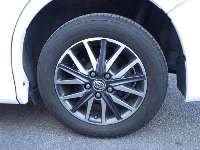 ノア Ｓｉ　１オーナー　地デジ　ＤＶＤ視聴可　ダブルエアコン　ＬＥＤヘットライト　ＥＴＣ付き　横滑り防止機能　ナビＴＶ　三列シート　ＡＷ　ＡＡＣ　パワーウインドウ　メモリーナビ　ＡＢＳ　ウォークスルー　キーフリー（4枚目）