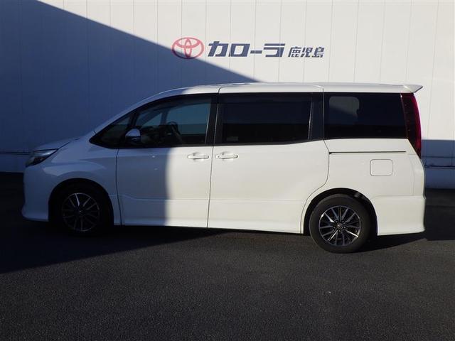 ノア Ｓｉ　１オーナー　地デジ　ＤＶＤ視聴可　ダブルエアコン　ＬＥＤヘットライト　ＥＴＣ付き　横滑り防止機能　ナビＴＶ　三列シート　ＡＷ　ＡＡＣ　パワーウインドウ　メモリーナビ　ＡＢＳ　ウォークスルー　キーフリー（12枚目）