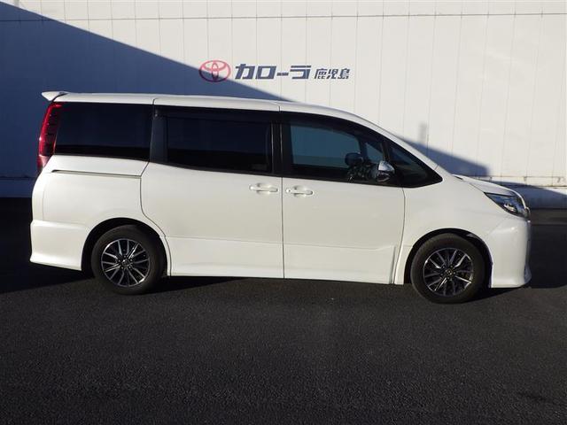 ノア Ｓｉ　１オーナー　地デジ　ＤＶＤ視聴可　ダブルエアコン　ＬＥＤヘットライト　ＥＴＣ付き　横滑り防止機能　ナビＴＶ　三列シート　ＡＷ　ＡＡＣ　パワーウインドウ　メモリーナビ　ＡＢＳ　ウォークスルー　キーフリー（17枚目）