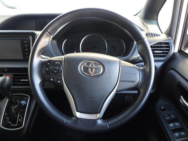 ノア Ｓｉ　１オーナー　地デジ　ＤＶＤ視聴可　ダブルエアコン　ＬＥＤヘットライト　ＥＴＣ付き　横滑り防止機能　ナビＴＶ　三列シート　ＡＷ　ＡＡＣ　パワーウインドウ　メモリーナビ　ＡＢＳ　ウォークスルー　キーフリー（28枚目）