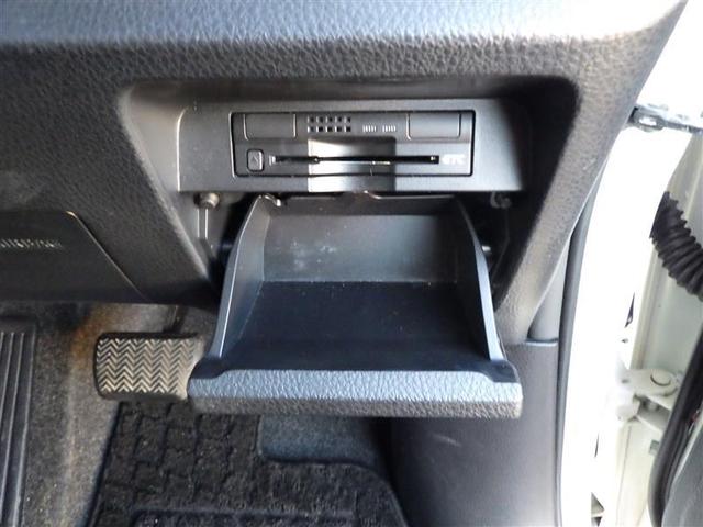 ノア Ｓｉ　１オーナー　地デジ　ＤＶＤ視聴可　ダブルエアコン　ＬＥＤヘットライト　ＥＴＣ付き　横滑り防止機能　ナビＴＶ　三列シート　ＡＷ　ＡＡＣ　パワーウインドウ　メモリーナビ　ＡＢＳ　ウォークスルー　キーフリー（29枚目）