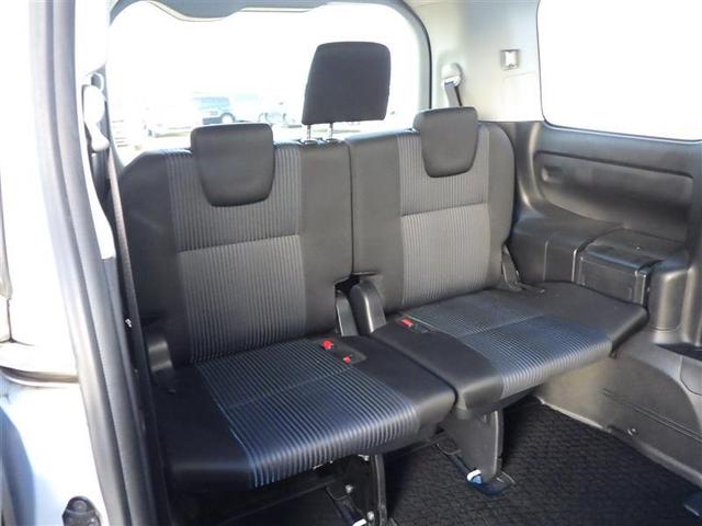 ノア Ｓｉ　１オーナー　地デジ　ＤＶＤ視聴可　ダブルエアコン　ＬＥＤヘットライト　ＥＴＣ付き　横滑り防止機能　ナビＴＶ　三列シート　ＡＷ　ＡＡＣ　パワーウインドウ　メモリーナビ　ＡＢＳ　ウォークスルー　キーフリー（34枚目）