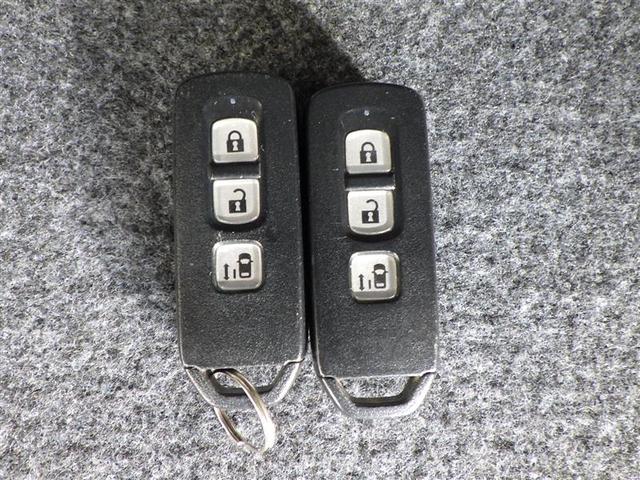 Ｎ－ＢＯＸカスタム Ｇ・Ｌパッケージ　アイドリングストップ車　１オーナー　ナビ・ＴＶ　スマキ－　フロントベンチシート　パワーウィンドウ　盗難防止システム　オートエアコン　パワステ　ＤＶＤ再生可　キーレスエントリー　ワンセグ　両席エアバック（9枚目）