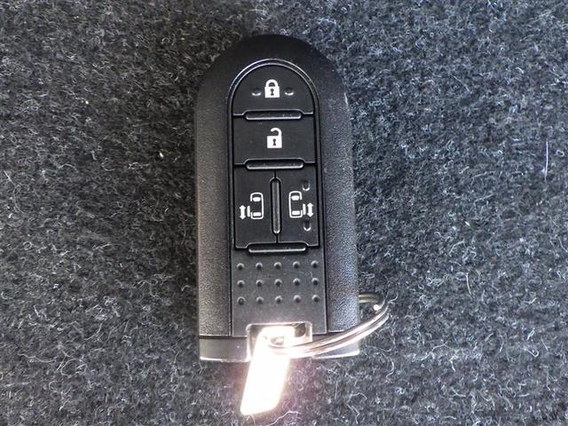 ルーミー Ｇ　Ｓ　フルオートエアコン　ＴＶナビ　オートクルーズ　ＬＥＤライト　イモビライザー　両電動スライドドア　ウォークスルー　スマキー　ＥＴＣ　横滑り防止装置　記録簿　メモリナビ　Ｗエアバック　運転席エアバック（9枚目）