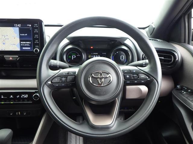 ヤリス ハイブリッドＧ　ドライブレコーダ　地デジ　衝突回避システム　スマートキ－　横滑り防止　盗難防止システム　整備記録簿　サイドエアバック　ＬＥＤライト　ナビＴＶ　クルーズコントロール　ＥＴＣ車載器　オートエアコン　ＡＢＳ（30枚目）