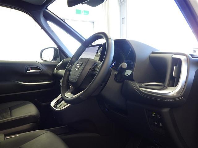 ノア ハイブリッドＳ－Ｚ　バックモニタ－　クルコン　ダブルエアコン　横滑り防止機能　スマートエントリー　ＬＥＤランプ　３列シート　メモリナビ　エアバッグ　ＥＴＣ付き　ミュージックプレイヤー接続可　ＡＢＳ　エアコン　ナビ＆ＴＶ（32枚目）