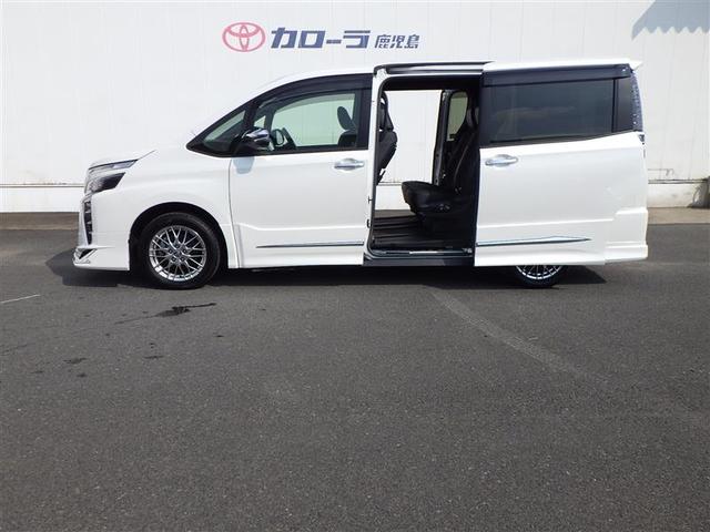 ヴォクシー ハイブリッドＺＳ　煌ＩＩＩ　地デジＴＶ　リヤカメラ　１オナ車　Ｗエアコン　スマートキー　ＤＶＤ再生可　クルコン　ＶＳＣ　キーレス　アルミホイール　ナビ＆ＴＶ　ＬＥＤヘッドランプ　ＥＴＣ　３列シート　メモリーナビ　オートエアコン（11枚目）