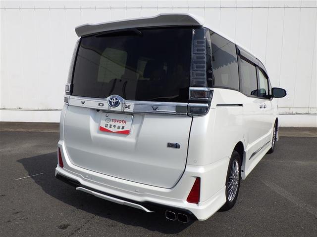 ヴォクシー ハイブリッドＺＳ　煌ＩＩＩ　地デジＴＶ　リヤカメラ　１オナ車　Ｗエアコン　スマートキー　ＤＶＤ再生可　クルコン　ＶＳＣ　キーレス　アルミホイール　ナビ＆ＴＶ　ＬＥＤヘッドランプ　ＥＴＣ　３列シート　メモリーナビ　オートエアコン（17枚目）
