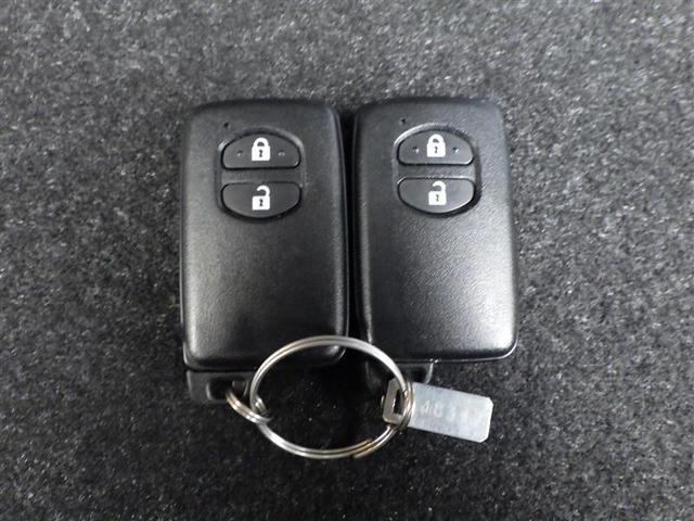 アクア Sスタイルブラック AUX端子 バックモニタ- 地デジフルセグ ナビTV イモビライザー スマートキープッシュスタート アルミホイール ETC付き Wエアバッグ キーフリ メモリーナビゲーション 横滑り防止装置付き PS(13枚目)