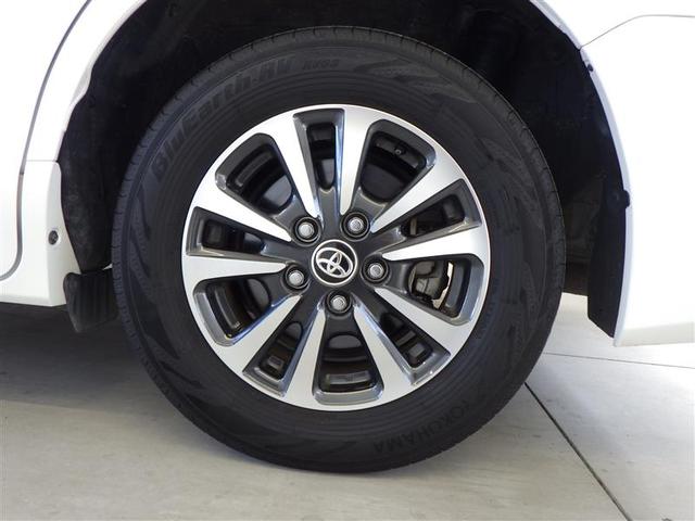 エスクァイア ハイブリッドＧｉ　プレミアムパッケージ　地上デジタル　衝突被害軽減　ＬＥＤライト　１オナ　Ｂカメラ　クルコン　スマートキー　メモリナビ　ナビ＆ＴＶ　ＡＣ１００Ｖ　キーレス　盗難防止装置　ＤＶＤ再生　ＡＢＳ　３列シート　ＥＴＣ　アルミ（8枚目）