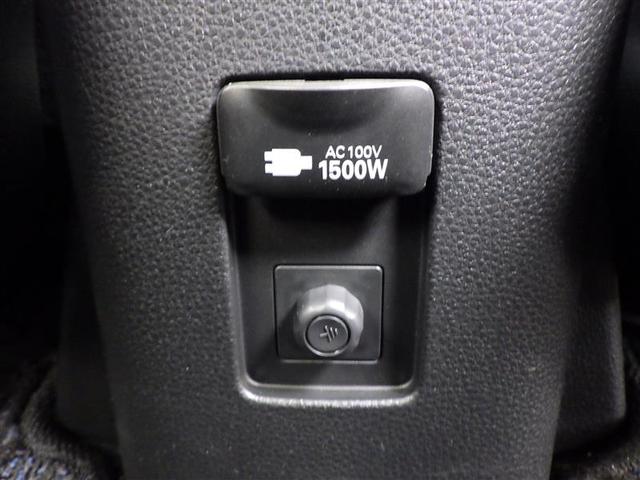 アクア Ｇ　ＶＳＣ　衝突軽減ブレーキ　バックモニター　ＬＥＤ　クルーズコントロール　スマートキー　ＡＣ１００Ｖ　パワーウィンドウ　イモビライザー　サイドエアバック　キーフリーシステム　オートエアコン　試乗車　ＰＳ（8枚目）