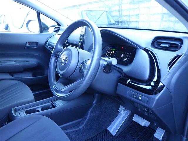 アクア Ｘ　踏み間違い防止　１００Ｖ　イモビ　点検記録簿　ＬＥＤヘッドライト　スマートキー　横滑り防止機能　キーレスエントリー　オートクルーズ　オートエアコン　元試乗車　カーテンエアバッグ　パワーステアリング（34枚目）