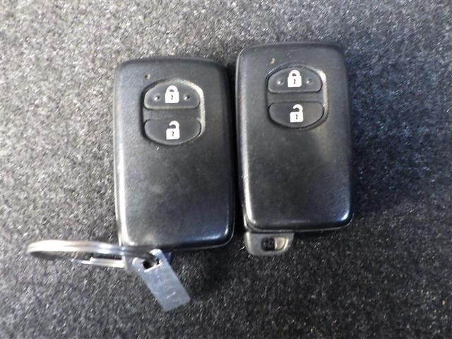 アクア Ｓスタイルブラック　ＡＵＸ端子　バックモニタ－　ナビＴＶ　イモビライザー　スマートキープッシュスタート　１オーナー　ＥＴＣ付き　Ｗエアバッグ　キーフリ　メモリーナビゲーション　横滑り防止装置付き　１セグ　ＡＢＳ　ＰＳ（10枚目）