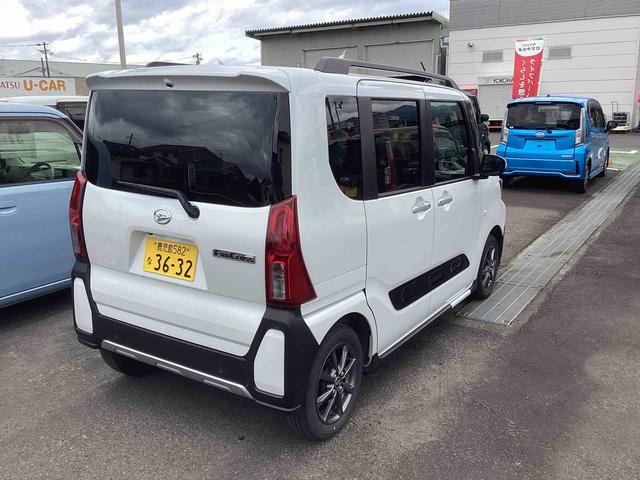 タント ファンクロス　インパネシフト　プッシュスタートスイッチ　電子カードキー　電動パーキングブレーキ　衝突軽減システム　両側オートドア　レーンキープアシスト　ＡＢＳ　アルミホイール（8枚目）