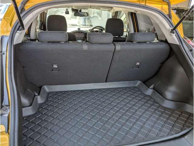 ジューク １５ＲＸ　Ｖセレクション　前後ドラレコ　ＥＴＣ　全周囲カメラ　ＡＵＴＯエアコン　フルセグテレビ　横滑り防止機能　ＤＶＤ再生機能　セキュリティーアラーム　パワーウィンドウ　ＡＵＸ　スマートエントリー　Ａストップ　アルミホイール（8枚目）