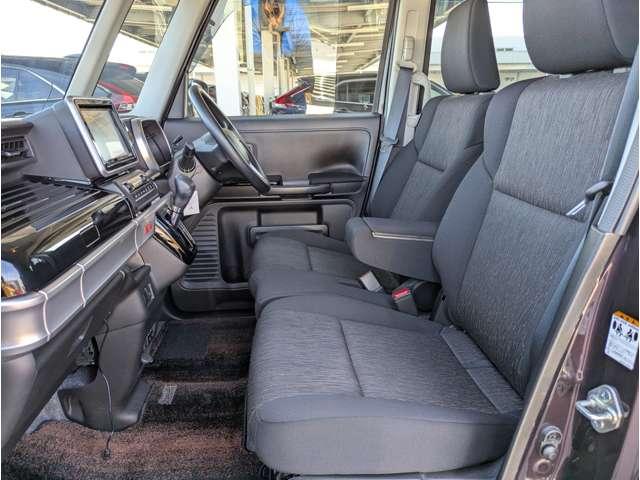 スペーシアカスタム ハイブリッドＧＳ　全周囲カメラ　ヘッドアップディスプレイ　ア　前後誤発進抑制機能　ＥＳＰ　シートＨ　イモビライザー　クルコン　運転席助手席エアバック　スマートキー　サイドエアバッグ　アルミホイール　フルフラットシート（7枚目）