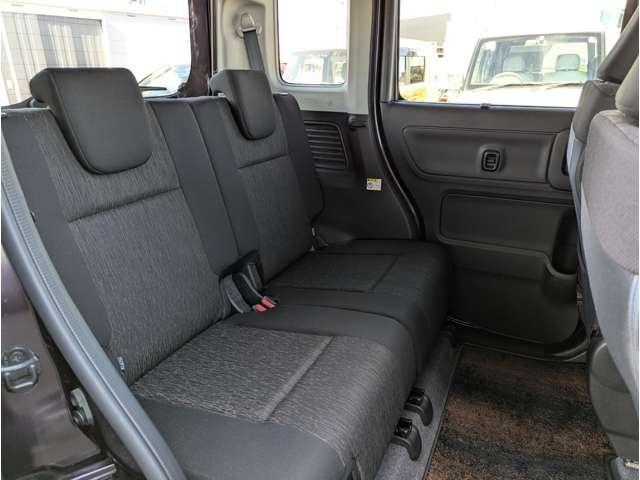 スペーシアカスタム ハイブリッドＧＳ　全周囲カメラ　ヘッドアップディスプレイ　ア　前後誤発進抑制機能　ＥＳＰ　シートＨ　イモビライザー　クルコン　運転席助手席エアバック　スマートキー　サイドエアバッグ　アルミホイール　フルフラットシート（8枚目）