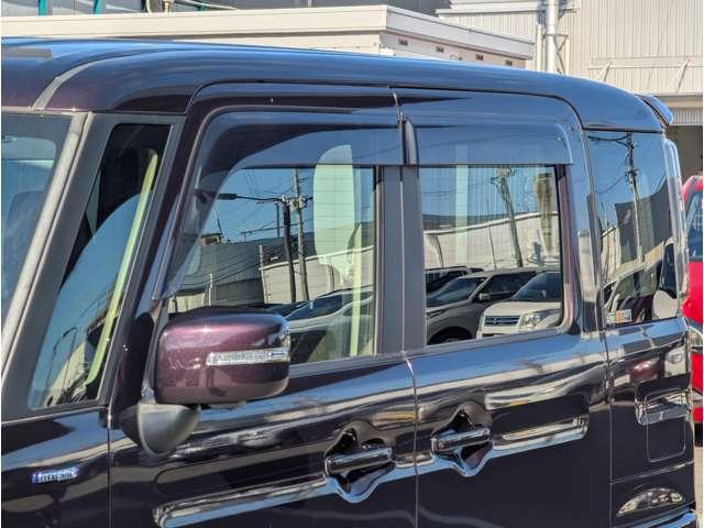 スペーシアカスタム ハイブリッドＧＳ　全周囲カメラ　ヘッドアップディスプレイ　ア　前後誤発進抑制機能　ＥＳＰ　シートＨ　イモビライザー　クルコン　運転席助手席エアバック　スマートキー　サイドエアバッグ　アルミホイール　フルフラットシート（16枚目）