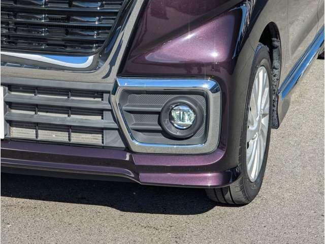 スペーシアカスタム ハイブリッドＧＳ　全周囲カメラ　ヘッドアップディスプレイ　ア　前後誤発進抑制機能　ＥＳＰ　シートＨ　イモビライザー　クルコン　運転席助手席エアバック　スマートキー　サイドエアバッグ　アルミホイール　フルフラットシート（19枚目）