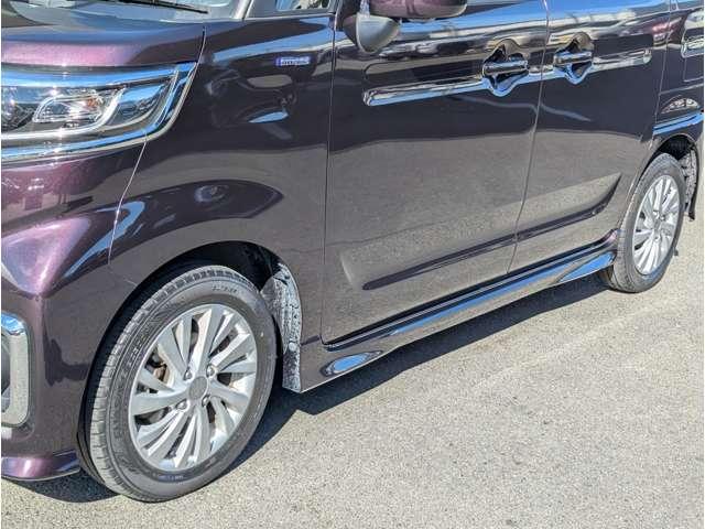 スペーシアカスタム ハイブリッドＧＳ　全周囲カメラ　ヘッドアップディスプレイ　ア　前後誤発進抑制機能　ＥＳＰ　シートＨ　イモビライザー　クルコン　運転席助手席エアバック　スマートキー　サイドエアバッグ　アルミホイール　フルフラットシート（20枚目）