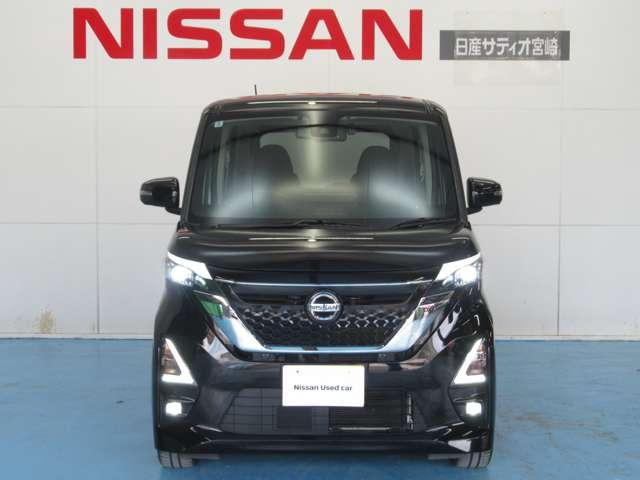 白色光で遠方まで明るく照らしだし、ナイトドライブでの安全運転をサポート