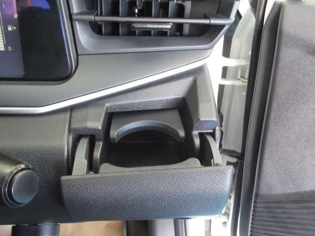 ノート １．２　Ｓ　ナビ／衝突軽減ブレーキ／全方位モニター　軽減ブレーキ　３６０°カメラ　ＬＤＷ　バックカメラ　サイドカメラ　インテリキー　イモビライザー　ＬＥＤヘッド　メモリーナビ　ドライブレコーダー　ナビＴＶ付き　ワンセグＴＶ付き　ＥＴＣ　オートエアコン（11枚目）