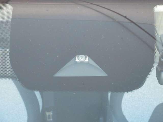 ノート １．２　Ｓ　ナビ／衝突軽減ブレーキ／全方位モニター　軽減ブレーキ　３６０°カメラ　ＬＤＷ　バックカメラ　サイドカメラ　インテリキー　イモビライザー　ＬＥＤヘッド　メモリーナビ　ドライブレコーダー　ナビＴＶ付き　ワンセグＴＶ付き　ＥＴＣ　オートエアコン（16枚目）