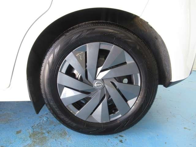 ノート １．２　Ｓ　ナビ／衝突軽減ブレーキ／全方位モニター　軽減ブレーキ　３６０°カメラ　ＬＤＷ　バックカメラ　サイドカメラ　インテリキー　イモビライザー　ＬＥＤヘッド　メモリーナビ　ドライブレコーダー　ナビＴＶ付き　ワンセグＴＶ付き　ＥＴＣ　オートエアコン（18枚目）