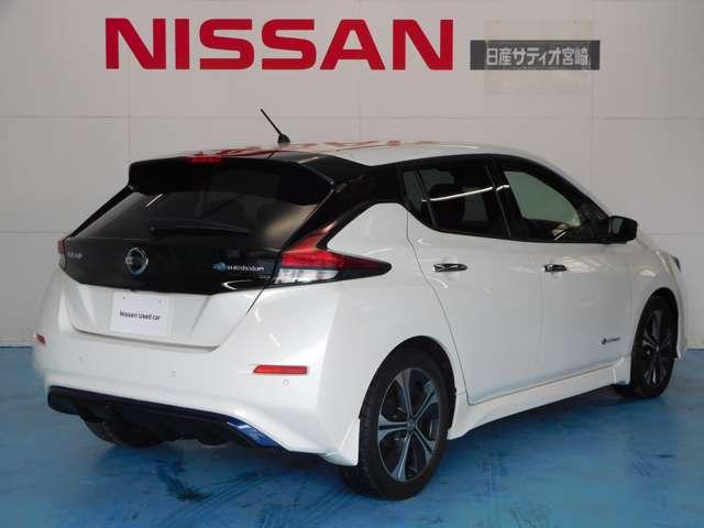 リーフ Ｘ　１０万台記念車　ナビ／プロパ／衝突軽減ブレーキ　エマージェンシブレーキ　レーンアシスト　インテリジェントキー　Ｂカメラ　メモリーナビ　ＥＴＣ　ナビ　イモビライザー　キーフリー　アルミホイール　フルオートエアコン　レーダークルーズ（2枚目）