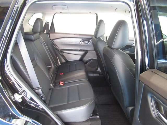 エクストレイル １．５　Ｇ　ｅ－４ＯＲＣＥ　４ＷＤ　ナビ／プロパイロット／衝突軽減ブレーキ　寒冷地仕様　ＬＥＤヘッドランプ　ナビＴＶ　スマートキー　レーダークルーズ　ＬＫＡ　キーフリー　ＥＴＣ　４ＷＤ　アルミホイール　メモリーナビ　バックカメラ　サイドカメラ　盗難防止システム　オートエアコン（12枚目）