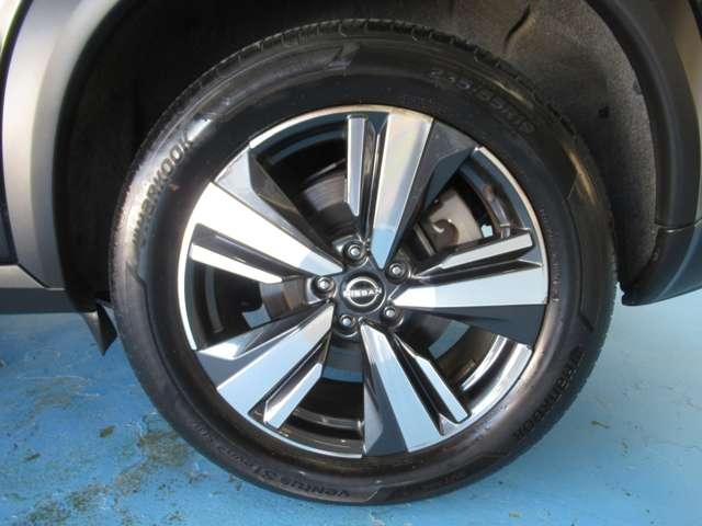 エクストレイル １．５　Ｇ　ｅ－４ＯＲＣＥ　４ＷＤ　ナビ／プロパイロット／衝突軽減ブレーキ　寒冷地仕様　ＬＥＤヘッドランプ　ナビＴＶ　スマートキー　レーダークルーズ　ＬＫＡ　キーフリー　ＥＴＣ　４ＷＤ　アルミホイール　メモリーナビ　バックカメラ　サイドカメラ　盗難防止システム　オートエアコン（18枚目）